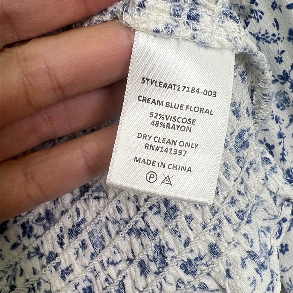 ASTR The Label - Blue Floral Smocked Puff Cottage Core Sleeve Blouse Size Small - Picture 9 of 10